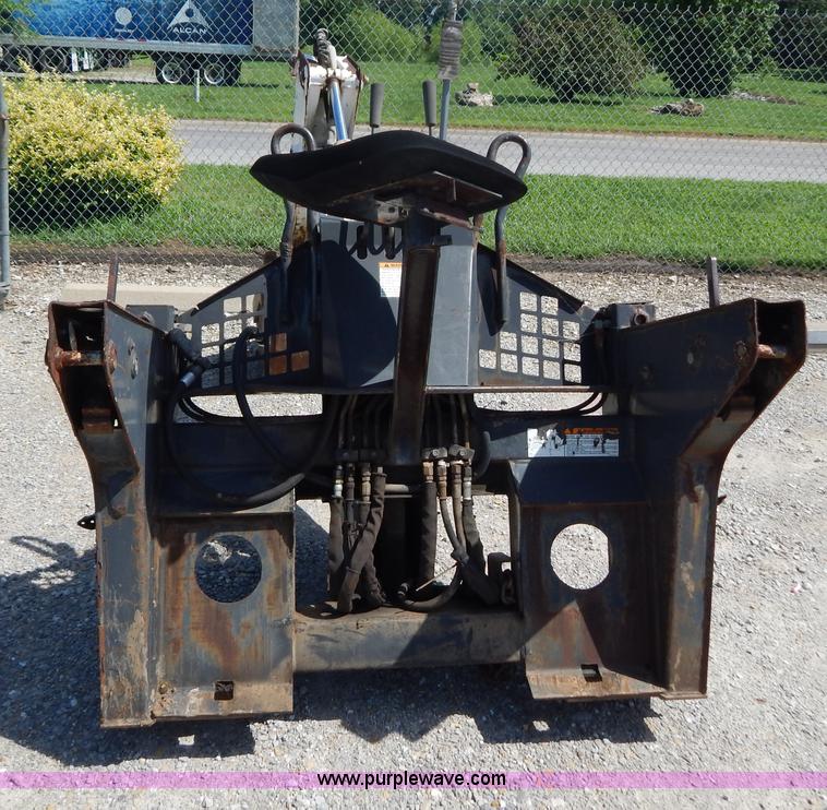 image for item AE9835 Bobcat 709 backhoe attachment