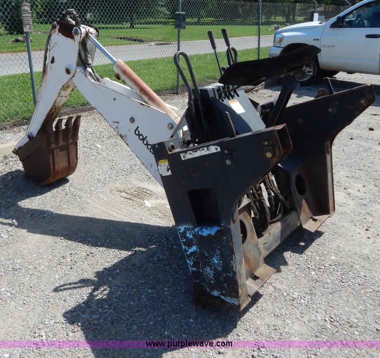 image for item AE9835 Bobcat 709 backhoe attachment