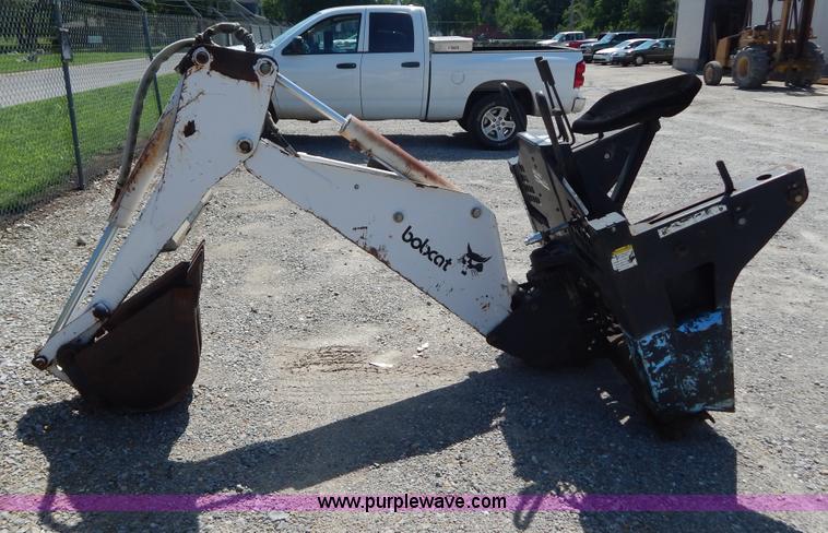 image for item AE9835 Bobcat 709 backhoe attachment