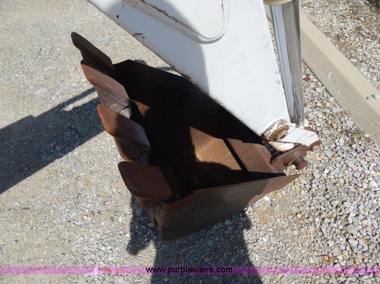 image for item AE9835 Bobcat 709 backhoe attachment