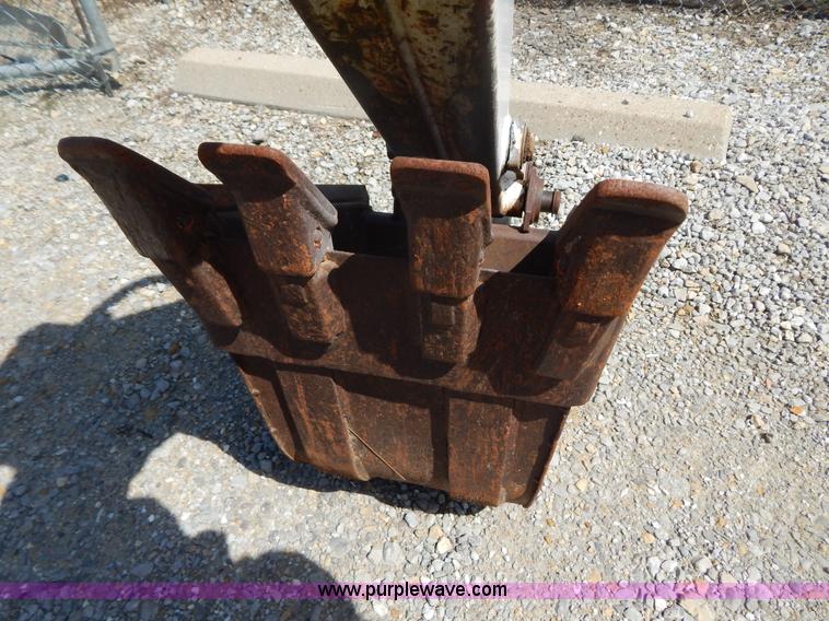 image for item AE9835 Bobcat 709 backhoe attachment