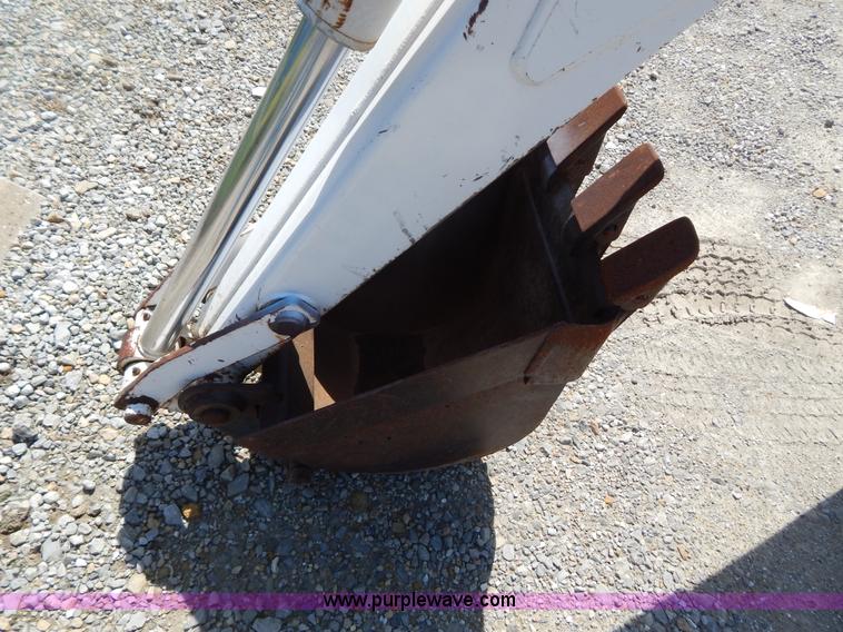 image for item AE9835 Bobcat 709 backhoe attachment