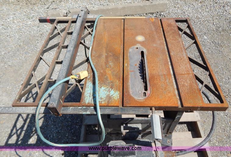 image for item AE9837 Craftsman 10" table saw