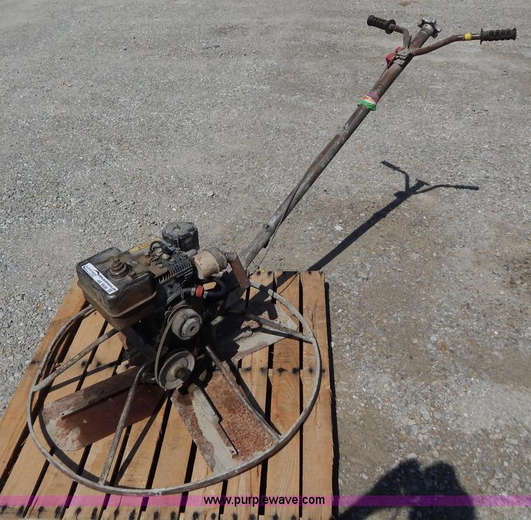 image for item AE9838 Walk behind concrete trowel