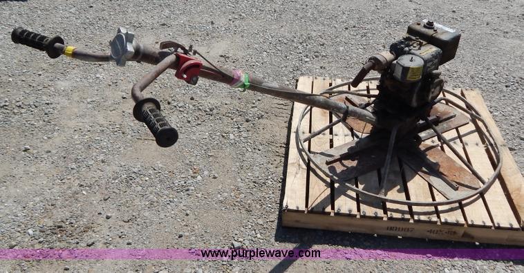 image for item AE9838 Walk behind concrete trowel