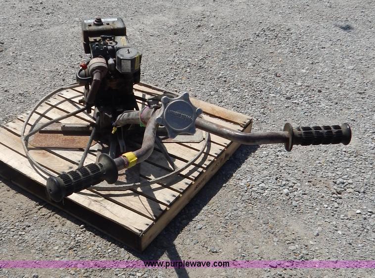 image for item AE9838 Walk behind concrete trowel