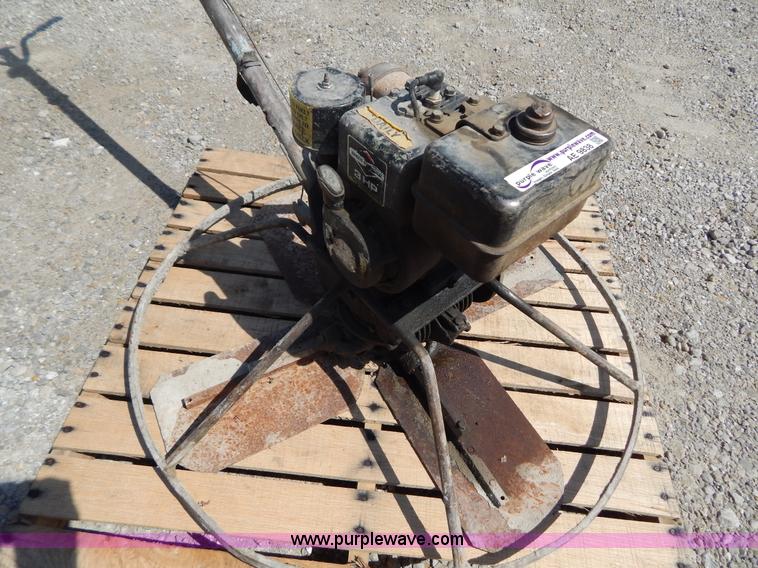 image for item AE9838 Walk behind concrete trowel