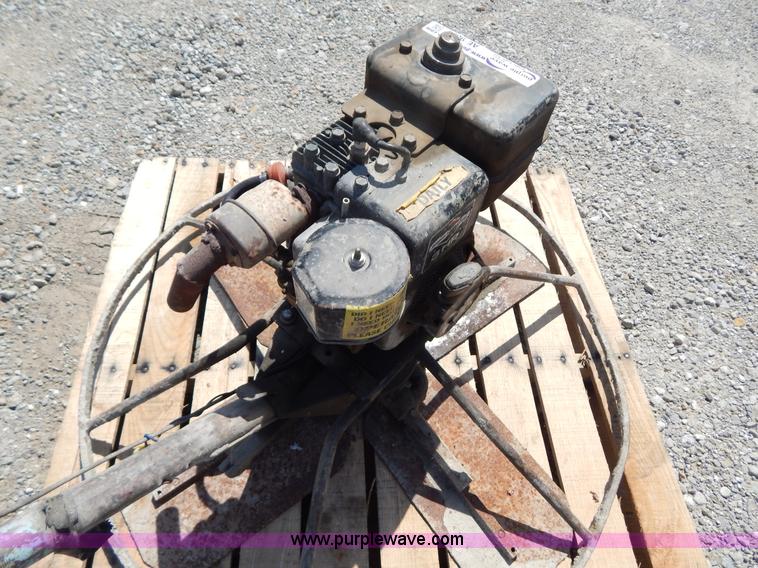 image for item AE9838 Walk behind concrete trowel