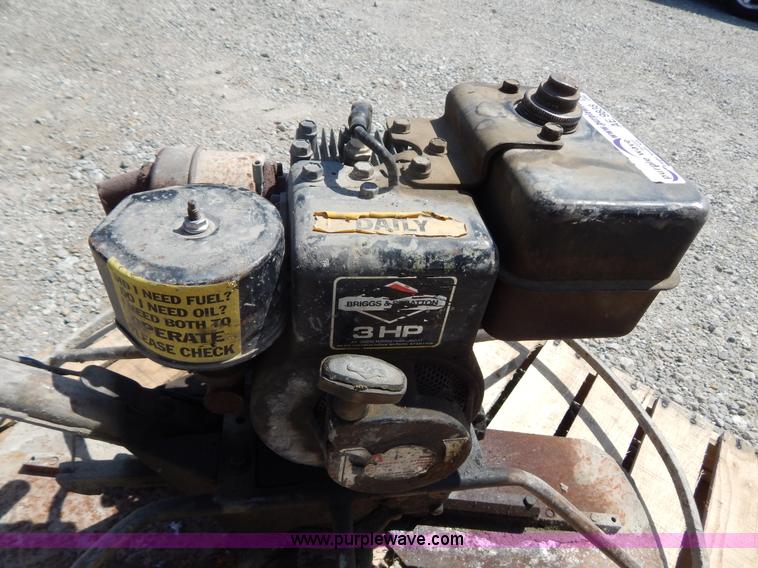 image for item AE9838 Walk behind concrete trowel