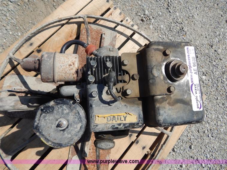 image for item AE9838 Walk behind concrete trowel