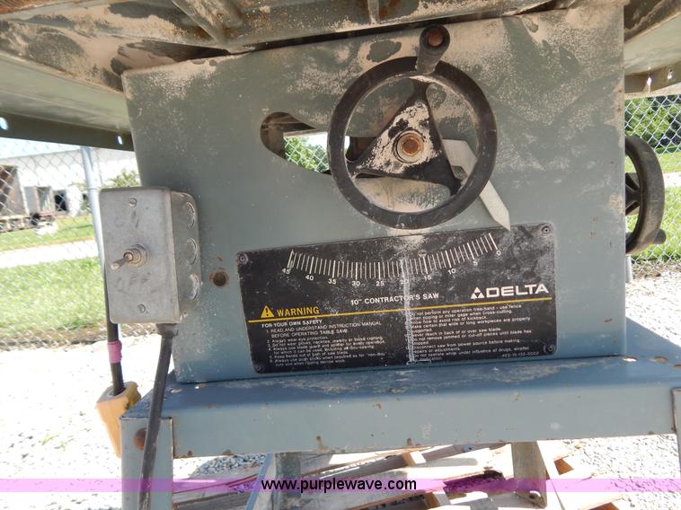image for item AE9839 Delta 10" table saw
