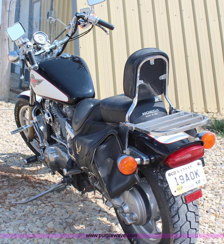 image for item AU9163 1994 Honda VT1100 Shadow motorcycle