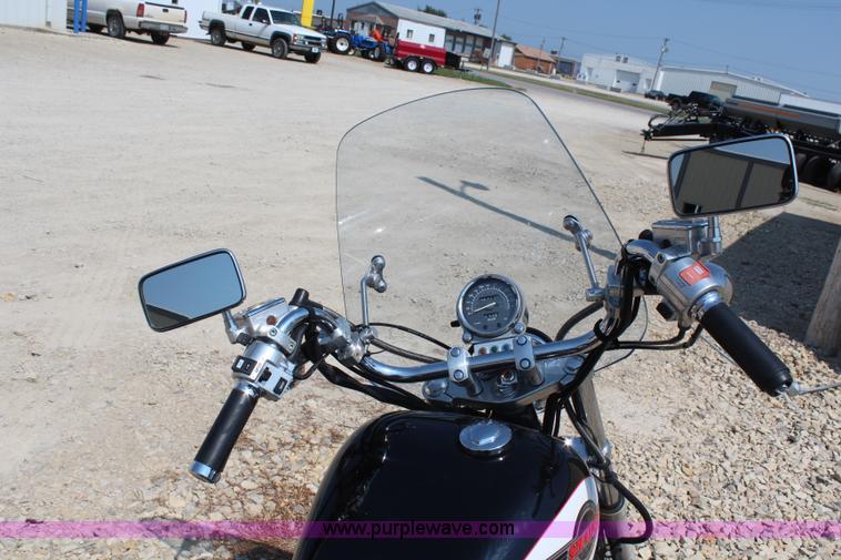 image for item AU9163 1994 Honda VT1100 Shadow motorcycle