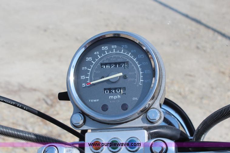 image for item AU9163 1994 Honda VT1100 Shadow motorcycle