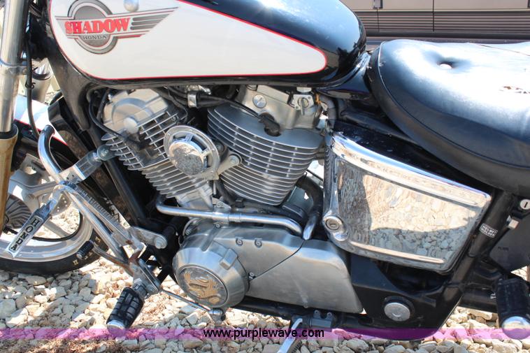 image for item AU9163 1994 Honda VT1100 Shadow motorcycle