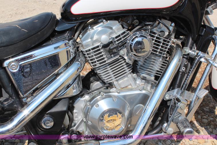 image for item AU9163 1994 Honda VT1100 Shadow motorcycle