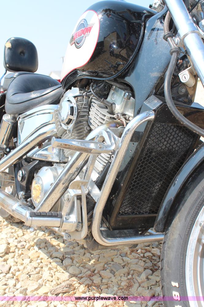 image for item AU9163 1994 Honda VT1100 Shadow motorcycle