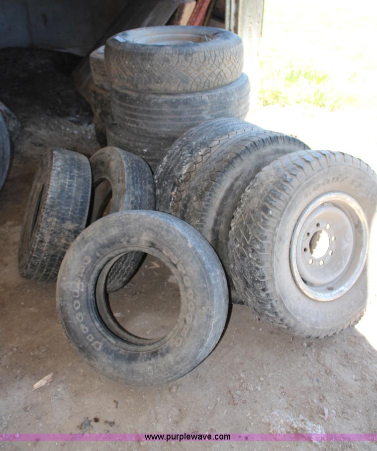 Assorted 15" and 16" tires in Kansas City, KS Item AU9198 sold Purple Wave