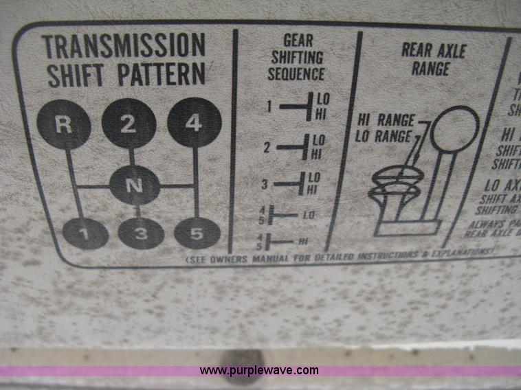 image for item E3446 1986 GMC W7 forward box truck