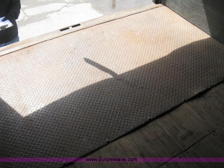 image for item E3446 1986 GMC W7 forward box truck