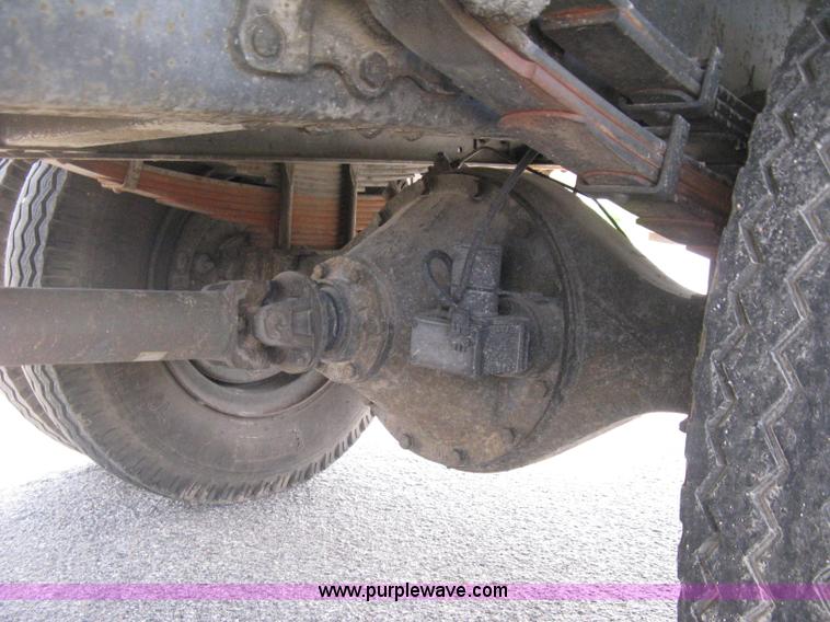 image for item E3446 1986 GMC W7 forward box truck