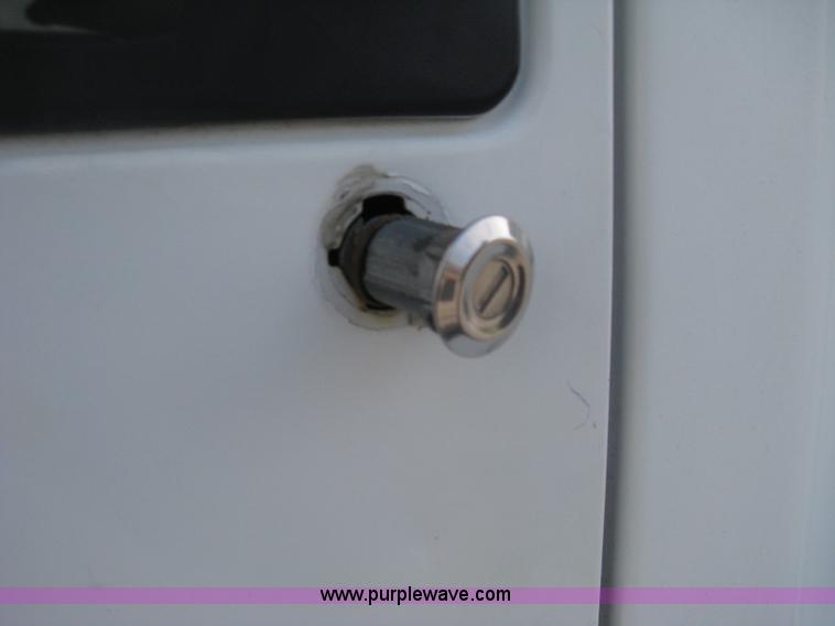 image for item E3446 1986 GMC W7 forward box truck