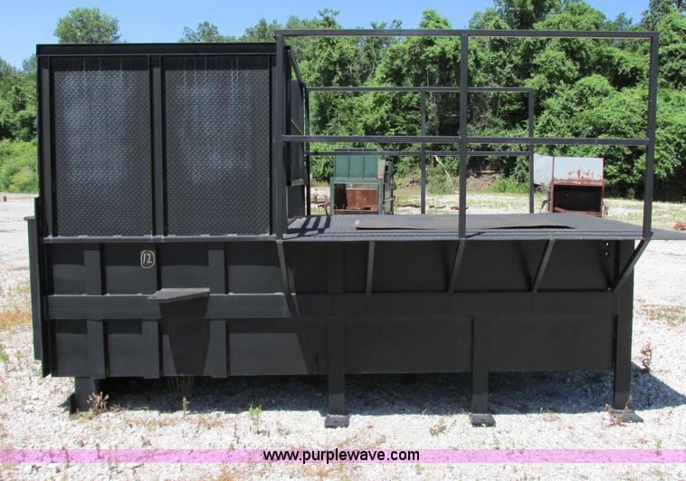 image for item F5114 Mac stationary compactor