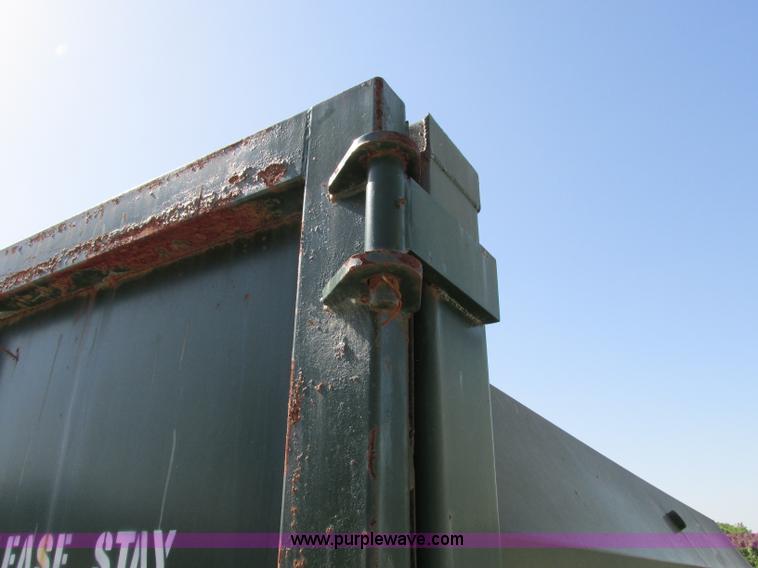 image for item F5134 2001 McClain Ez-Pack roll-off container