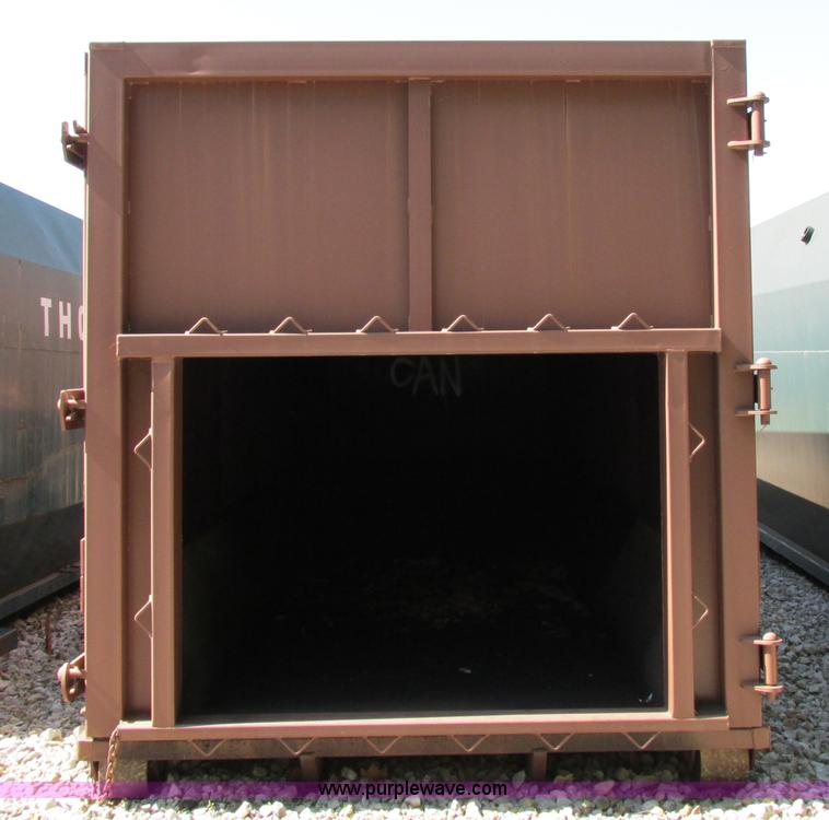 image for item F5137 2002 McClain Ez-Pack roll-off container