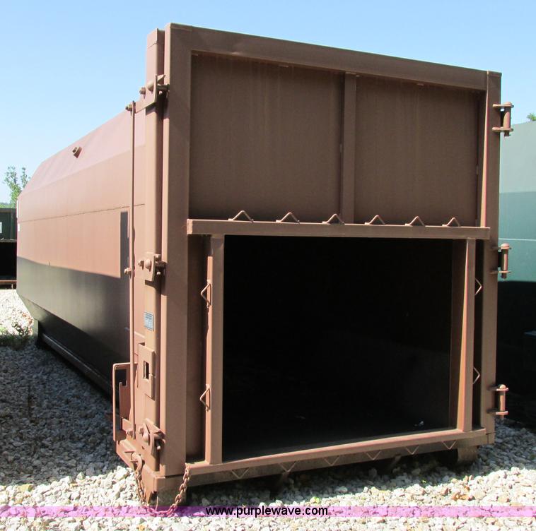 image for item F5137 2002 McClain Ez-Pack roll-off container