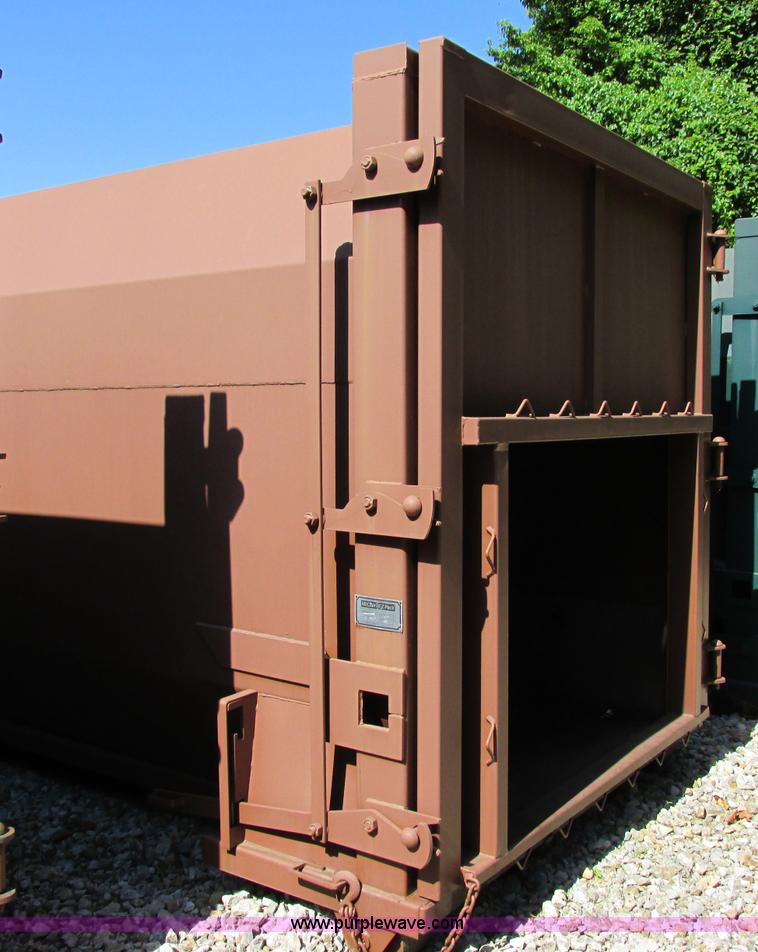 image for item F5137 2002 McClain Ez-Pack roll-off container