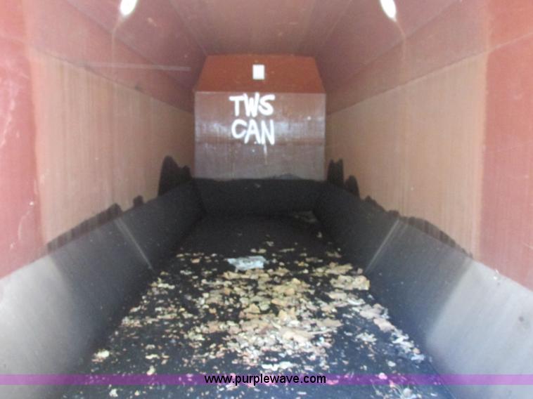 image for item F5137 2002 McClain Ez-Pack roll-off container