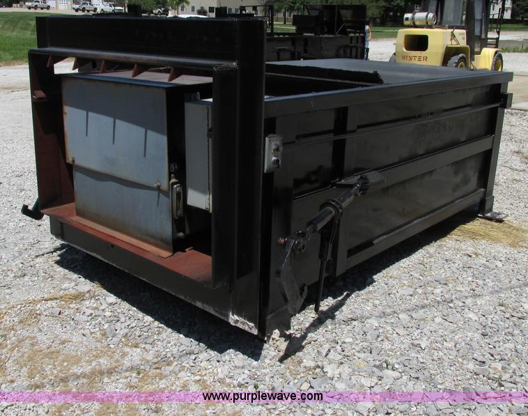 image for item F5148 Quality Purris stationary compactor