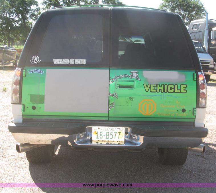 image for item F7002 1993 Chevrolet Suburban SUV