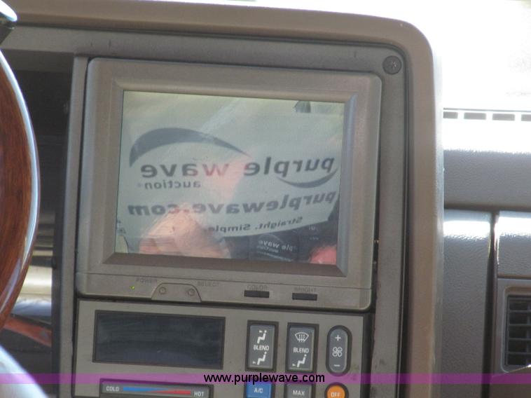 image for item F7002 1993 Chevrolet Suburban SUV