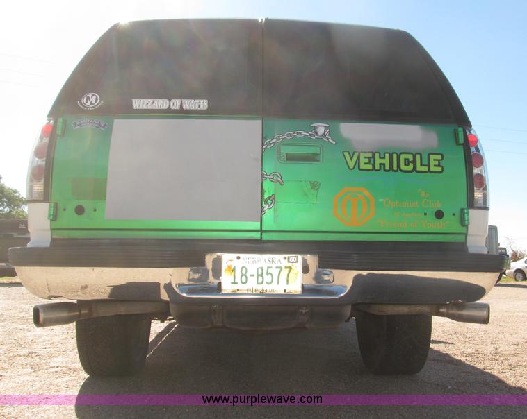 image for item F7002 1993 Chevrolet Suburban SUV