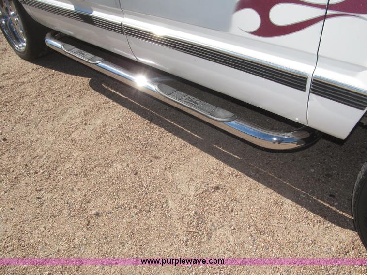 image for item F7002 1993 Chevrolet Suburban SUV