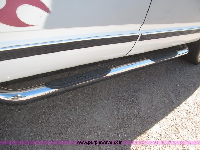 image for item F7002 1993 Chevrolet Suburban SUV