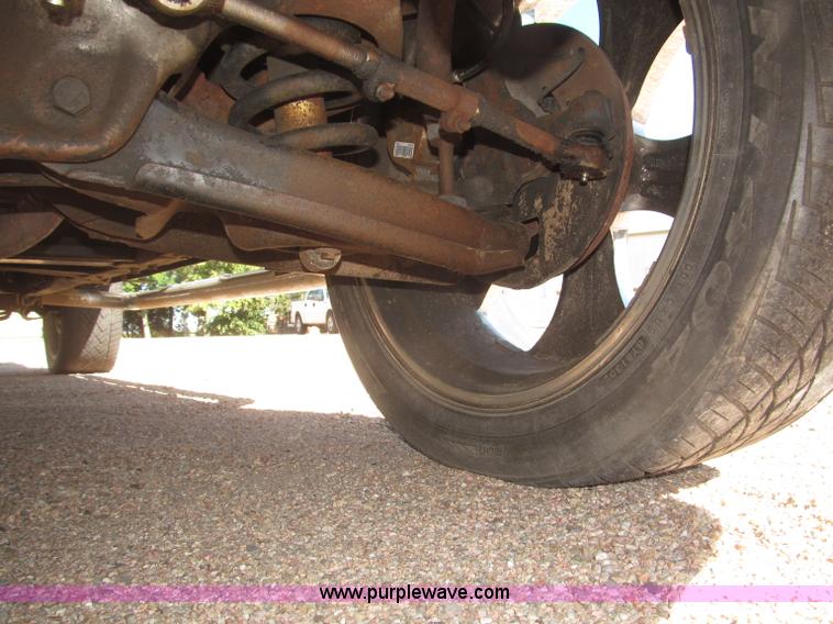 image for item F7002 1993 Chevrolet Suburban SUV