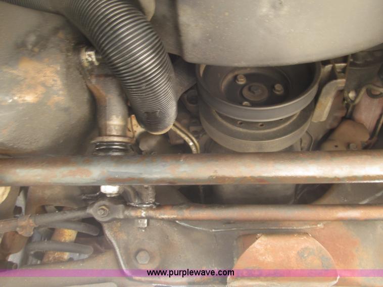 image for item F7002 1993 Chevrolet Suburban SUV