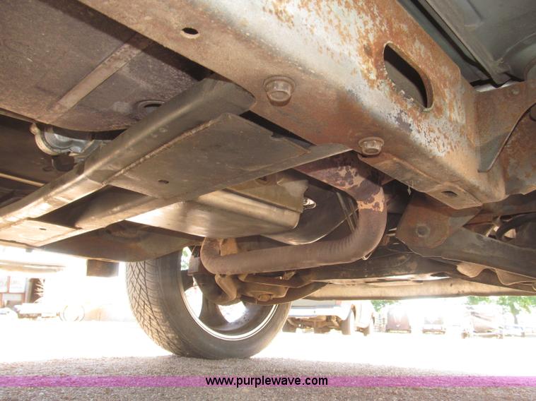 image for item F7002 1993 Chevrolet Suburban SUV