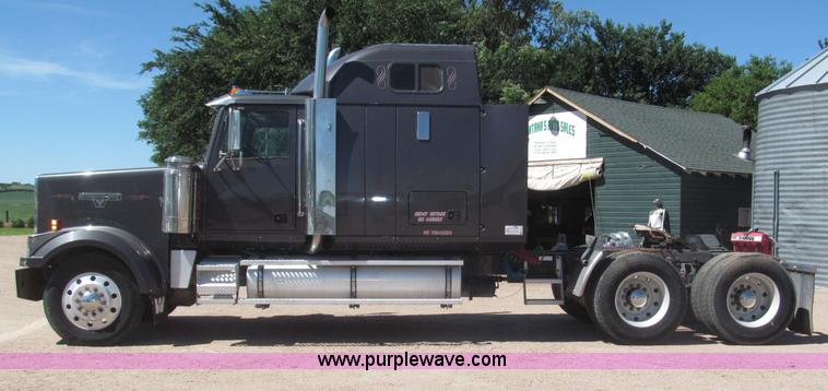 image for item F7003 1997 Western Star 4964EX semi truck