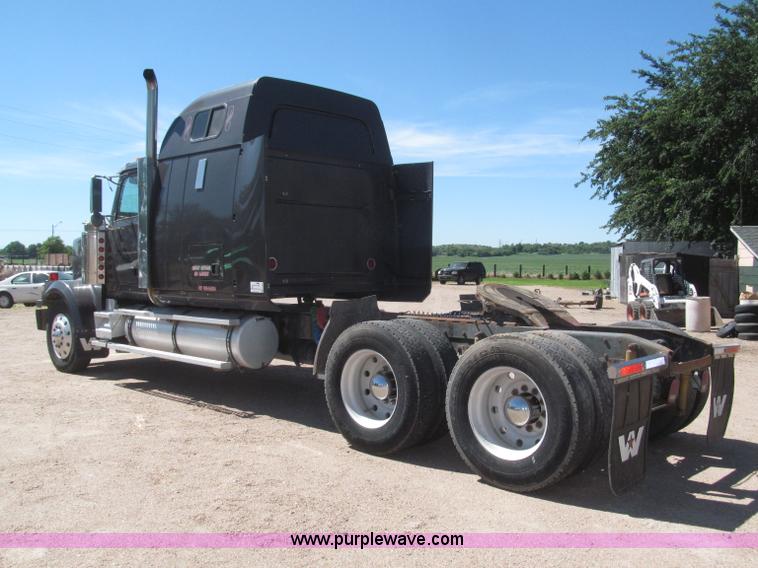 image for item F7003 1997 Western Star 4964EX semi truck