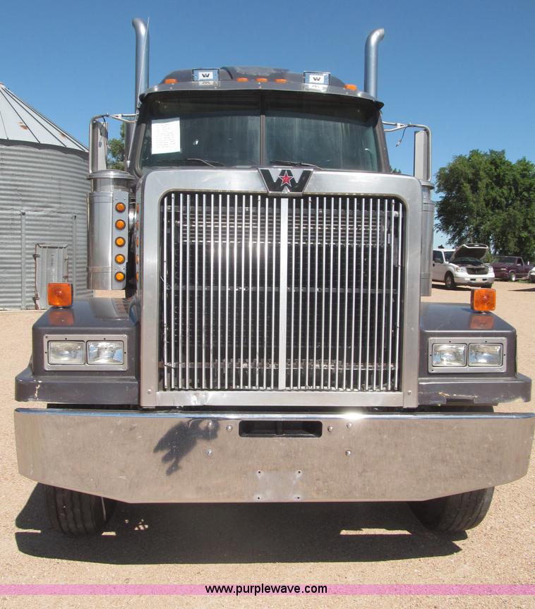 image for item F7003 1997 Western Star 4964EX semi truck