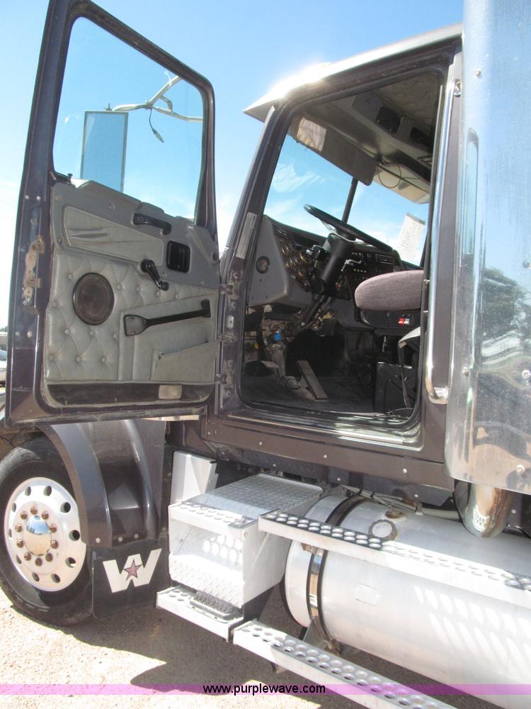 image for item F7003 1997 Western Star 4964EX semi truck