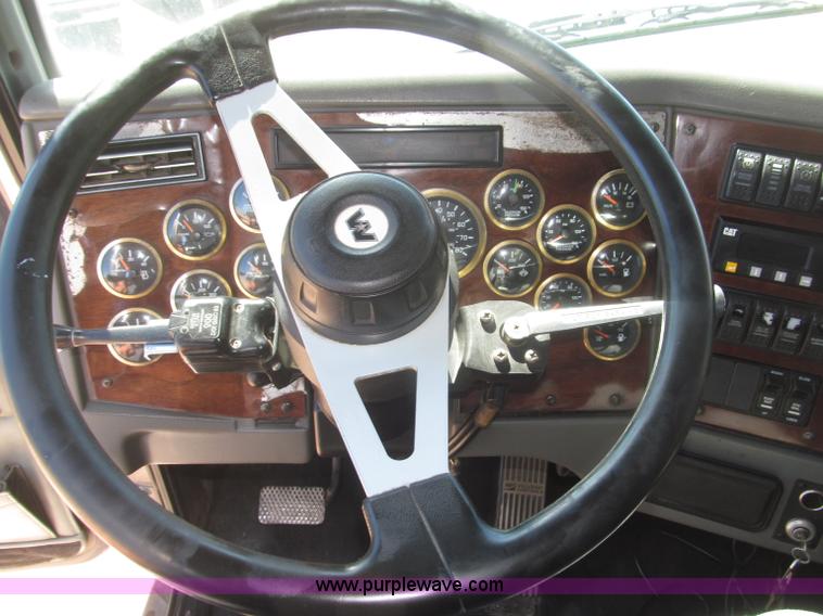 image for item F7003 1997 Western Star 4964EX semi truck