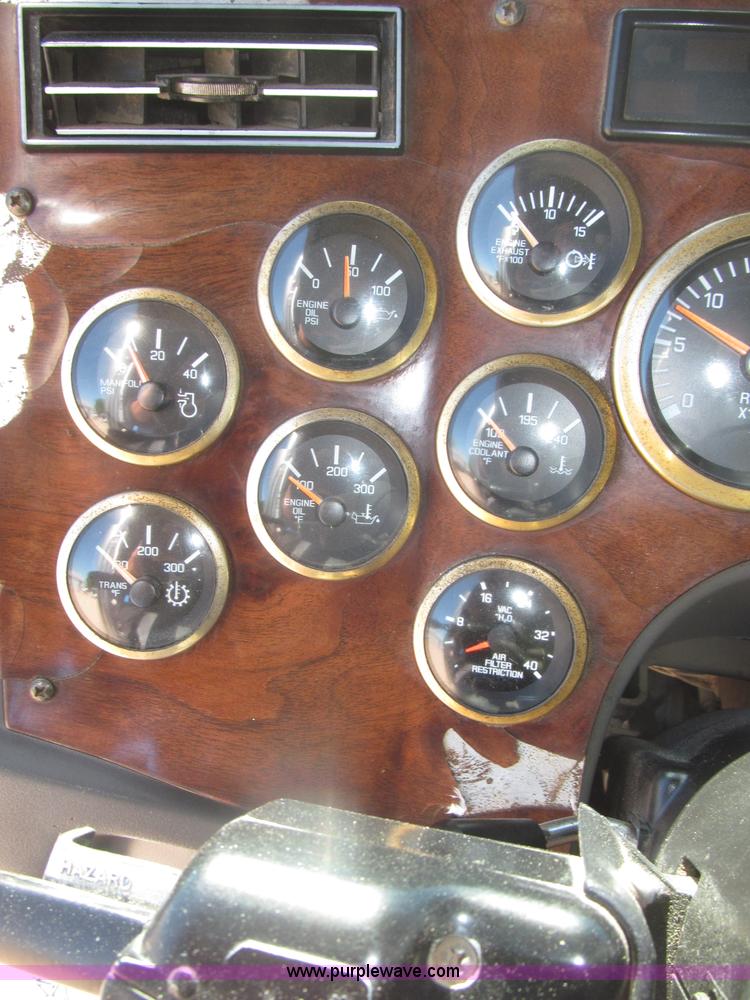 image for item F7003 1997 Western Star 4964EX semi truck