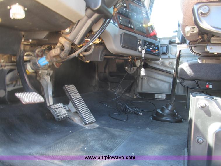 image for item F7003 1997 Western Star 4964EX semi truck