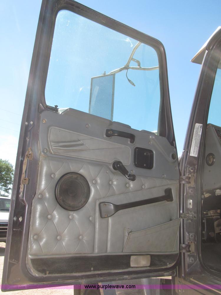 image for item F7003 1997 Western Star 4964EX semi truck