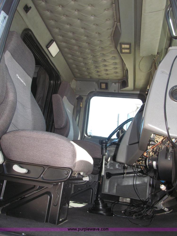 image for item F7003 1997 Western Star 4964EX semi truck